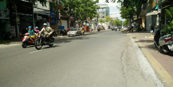 Cho thuê mặt bằng 150m2 bê ngang 6m, trương công định, P8