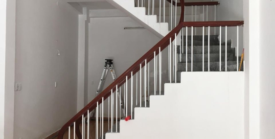 Cho thuê nhà đẹp hẻm xe hơi nguyễn hữu cảnh..