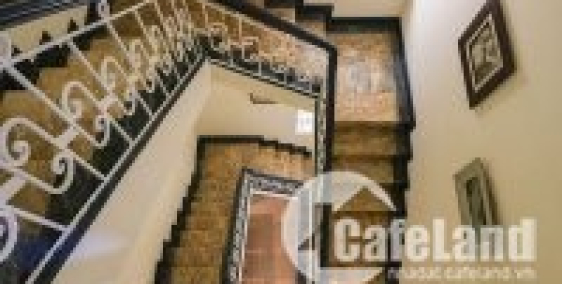 Đội cấn ; 73m2 x 3 tầng, mặt tiền 5m ; Giá: 24tr/tháng