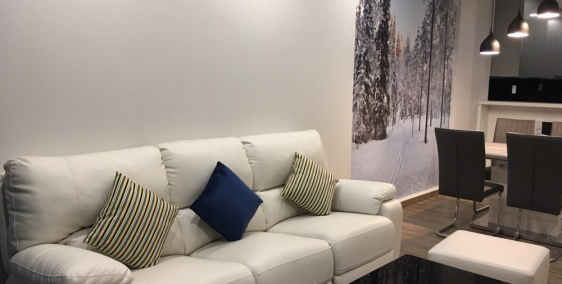 Bán gấp căn hộ cao cấp Gold View với giá cực rẻ 3.7 tỷ, 80m2, 2PN, 2WC