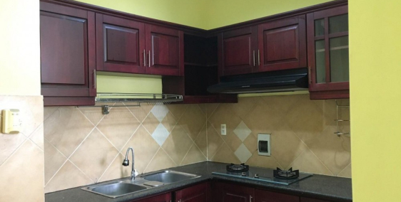 Cần bán gấp căn hộ Phúc Thịnh Quận 5, Dt : 72 m2, 2PN, Tầng cao