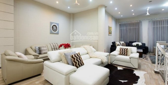 Bán gấp Biệt thự MT đường 33 Trần Não , Bình An, Q2, DT: 10.5x15M- giá 24 tỷ