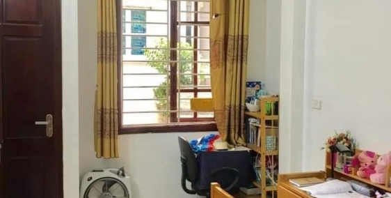 Hot Hot Hot!!!!!  nhỉnh 3 tỉ có ngay nhà Liễu Giai 30m2 4T ô tô đỗ cửa .