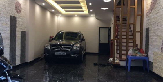 Bán nhà Hoàng Cầu, DT 45m2x5T, giá 8.9 tỷ, gara ô tô, LH 0979839484