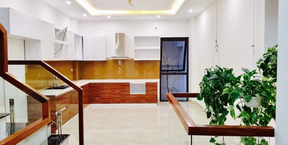 Cực hiếm! Phố sát hồ Hoàng Cầu, 4.3 tỷ, dân xây, tặng nội thất