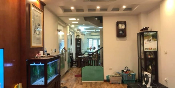 Bán nhà 7 tầng mặt phố Hoàng Cầu 96m2, mặt tiền 5m. Giá 14.6 tỷ