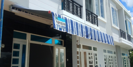 Bán nhà phố 1 trệt 1 lầu đúc thật.