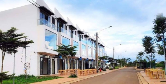 Bán nhà 1 trệt , 1 lầu ( Shophouse Đức Phổ )