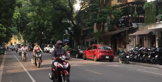 Bán nhà mặt phố Lê Lợi, kinh doanh sầm uất, 47m2, 5 tầng, hơn 13 tỷ