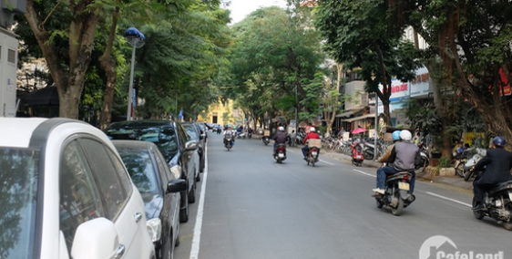 Bán cửa hàng mặt phố Hai Bà Trưng tầng 1, dt 16,2m, mt 2,5m