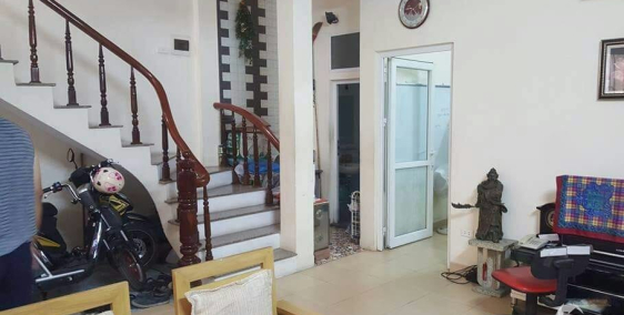 Bán nhà Trương Định, 55m2, 4 tầng, mặt tiền 4,6m, gần phố, nhà đẹp ở ngay. Ngõ x