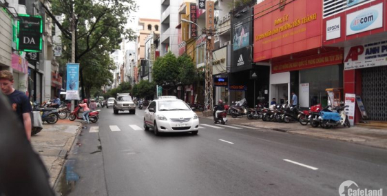 Nhà bán cấp 4 có hẻm sau mặt tiền Calmette, quận 1. Giá 39,5 tỉ