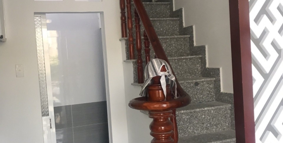 Bán nhà chính chủ ngay ngã tư Hương Lộ 2 đi vô 200M, ngay chợ Mỹ Nga.