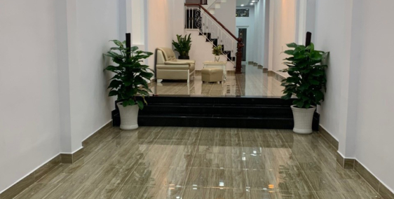 Bán gấp nhà mặt tiền ngang 3,8m dài 30m 3 lầu đường Nguyễn Kiệm, siêu đẹp giá si