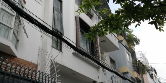 Bán nhà hẻm VIP 28 Đặng Văn Ngữ, Q.PN, Cách MT 30m, 4.1x12m, 3 lầu, nhà đẹp giá