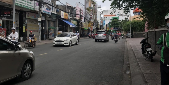 Bán nhà MT Lê Bình, đoạn đẹp, P.4, TB, DT: 5x14m nhà đẹp 3 tầng. Giá 10.6 tỷ TL.