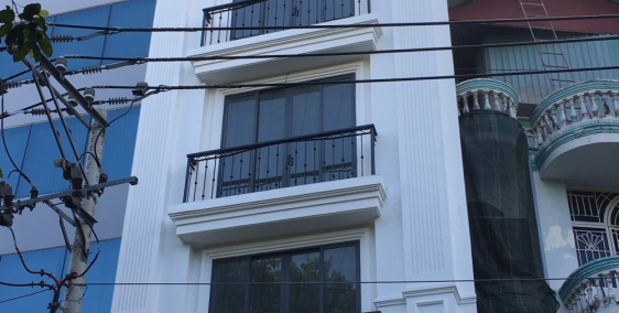 CC bán tòa nhà văn phòng mặt tiền Yên Thế, DT: 5.5x24m. Giá 28 Tỷ TL