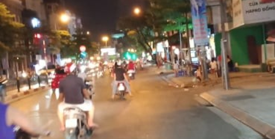 Chính phủ bán gấp nhà mặt phố Hoàng Hoa Thám 40m x 4 tầng mặt tiền 6m giá 7,5 tỷ