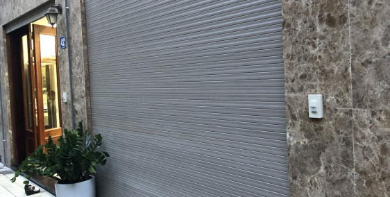 Chính chủ cần bán nhà Võng Thị cách hồ 70m 5 tầng 50m liền kề giá 5.9 tỷ