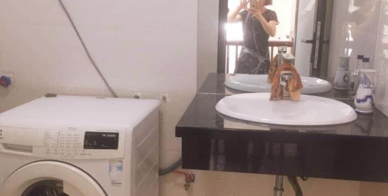 CẦN BÁN NHÀ CHÍNH CHỦ , TIỆN NGHI ĐẦY ĐỦ , NGÕ OTO , VỀ Ở NGAY , PHỐ LIỄU GIAI