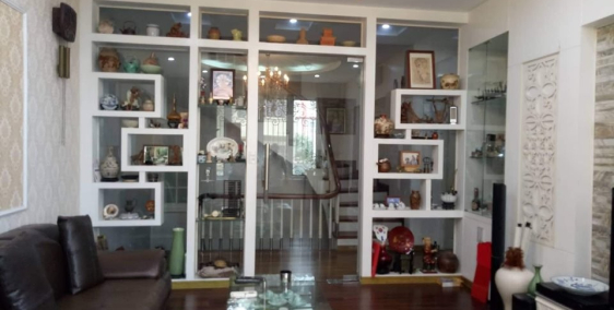 Phân lô đường trước nhà rộng như phố. Giang Văn Minh , Ba Đình  5tầng giá 18 tỷ