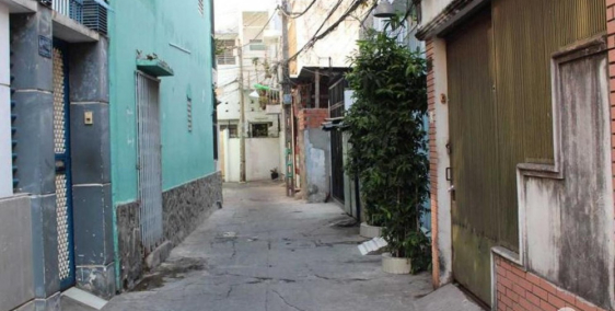 Nhà lô góc -ngõ ôtô cách 15m Nguyễn Văn Huyên- 43m2, mt 4m, giá 4,9 tỷ