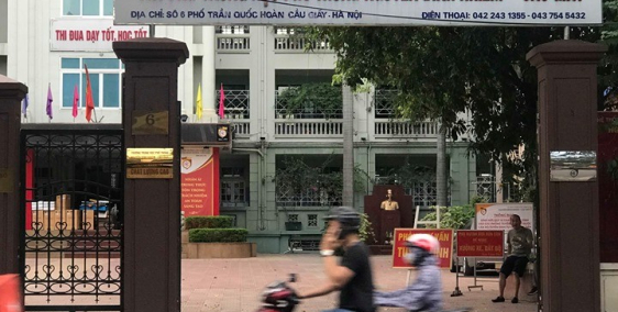 Chính chủ bán gấp nhà phân lô, phố Phan Văn Trường, DT: 42m2.