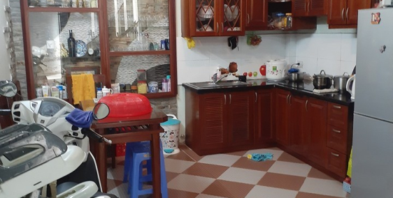 Bán Nhà phố Đông Quan Cầu Giấy, Ôtô đỗ cửa, quay đầu thoải mái. Giá 3,5 tỷ.