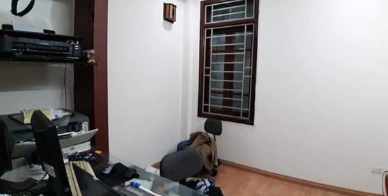Nhà Nguyễn Khang 45m2x4 tầng, MT 4.2m. Ngõ rộng và thẳng, 3.5 tỷ. Ô tô đõ cách 2