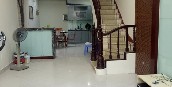 Bán nhà Dịch Vọng Cầu Giấy,  Ô Tô đỗ cửa, giá  6 tỷ.