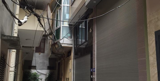 Bán nhà Cầu Giấy - Ngõ 36 Dịch Vọng Hậu 4.5 tỷ, 42mx5T, đẹp ở luôn