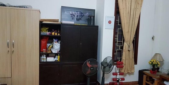 Bán nhà phố pháo đài láng 60m2, giá 5.35 tỷ  đường trước nhà 2.5m.