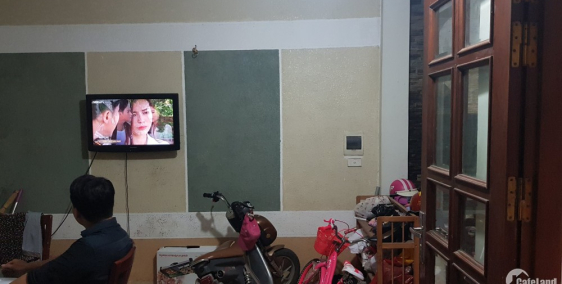 Bán nhà phố Hoàng Cầu 42m2 5 tầng còn mới giá 4 tỷ