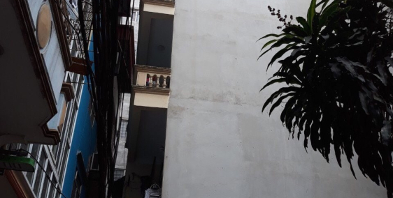 Bán nhà Pháo Đài Láng 48m2, giá 4.8 tỷ,mặt tiền 7m,ngõ thoáng rộng.