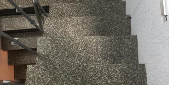 Bán nhà Đại La 26m2 x 4T. Nhà giá rẻ cho tân sinh viên. Ngõ rộng cách phố 50m.