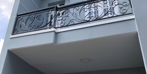 bán nhà 1 trệt,1 lầu,sổ hồng riêng,chính chủ,ngay chợ hưng long