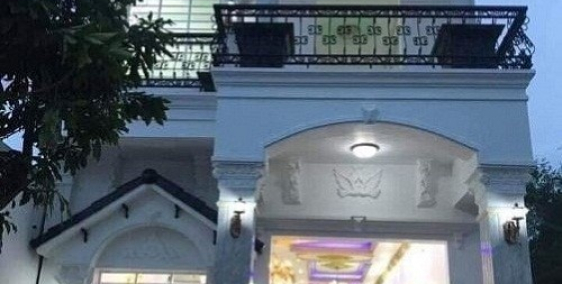 TÔI bán  Nhà 1 trệt 1 lầu hóc môn đường lê thị hà 100m2 SHR giá 700triệu