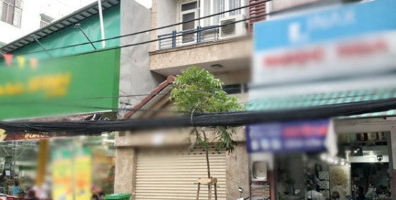 Bán hoặc cho thuê nhà 2 lầu sân thượng mặt tiền cực đẹp Vĩnh Hội quận 4.