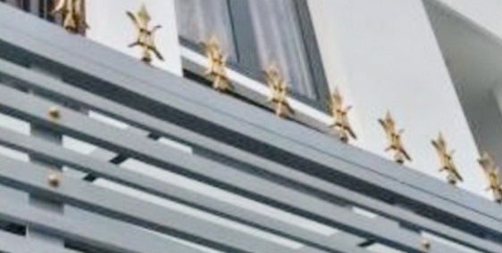 Bán nhà 2 lầu đẹp hẻm 24 Gò Ô Môi quận 7.