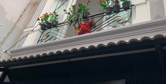 Nhà chính chủ Q. Phú Nhuận 1 trệt 2 lầu có sân thượng, hướng Đông Nam