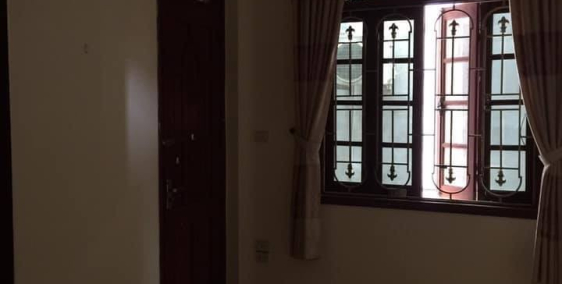 Cho thuê nhà Đê La Thành 100m2x4 tầng 8t5/tháng