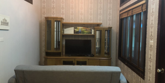 Cho thuê căn hộ cao cấp tại phố Tạ Quang Bửu đầy đủ tiện nghi 80m2 1pn