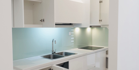 Cho thuê CC Vinhomes Sky Lake Phạm Hùng tòa S1, S2, S3 98m2, 3pn đồ cơ bản, 1100