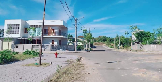 Đất KQH Bàu Vá - Lịch Đợi. Diện tích 100m2 - Đông Nam