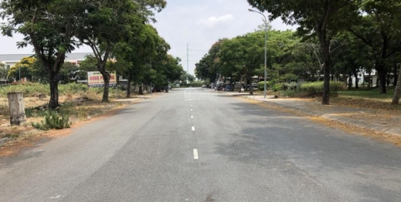 Bán đất mặt tiền đường lớn 20 mét kdc Hưng Phú , Quận 9 (Diện tích 6x22)