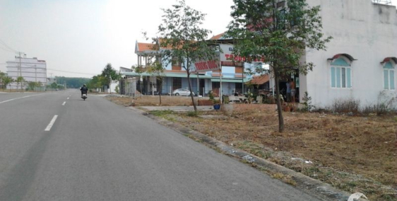 Bán 300m2 đất ngay đường Mỹ Phước Tân Vạn, sát chợ