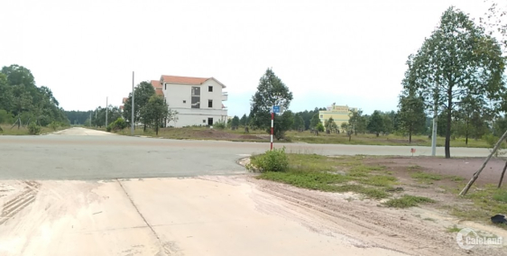 Gặp một vài khó khăn nên tôi muốn bán rẻ lô đất ở gần trường Đại Học