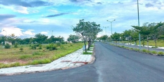 Tôi cần bán gấp lô đất MT Nơ Trang Long, Bình Thạnh, đất đã có sổ hồng riêng