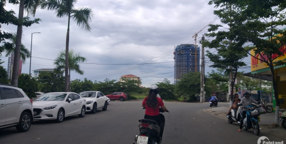 Nhượng 100m2 đất kiệt ôtô rộng 5m Nguyễn Lộ Trạch - phường Xuân Phú