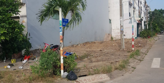 Bán Lô Góc 2MT Gần Trung Tâm Thương Mại ,Sổ Riêng,Thổ Cư 100%